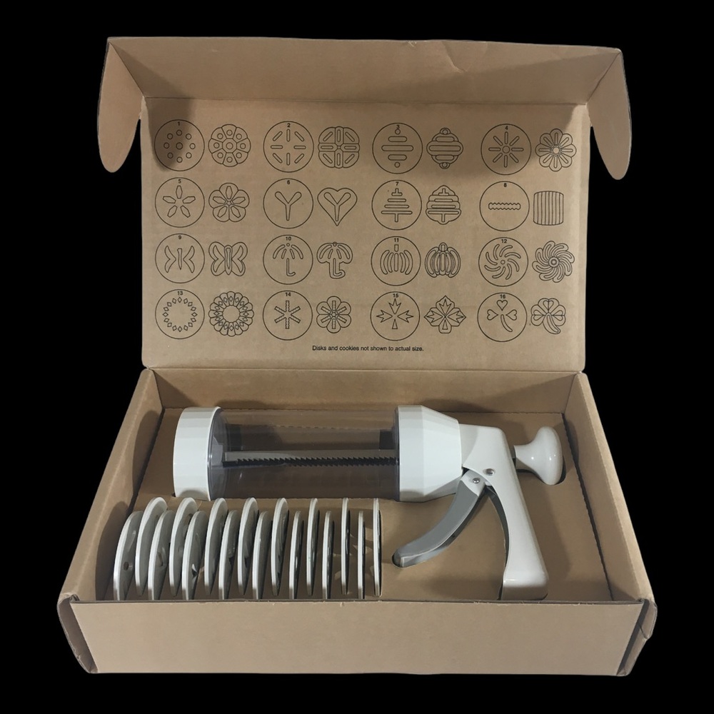 Enjoy Baking With Pampered Chef Cookie Press Spritz 1525 Complete In Box 16 Disk